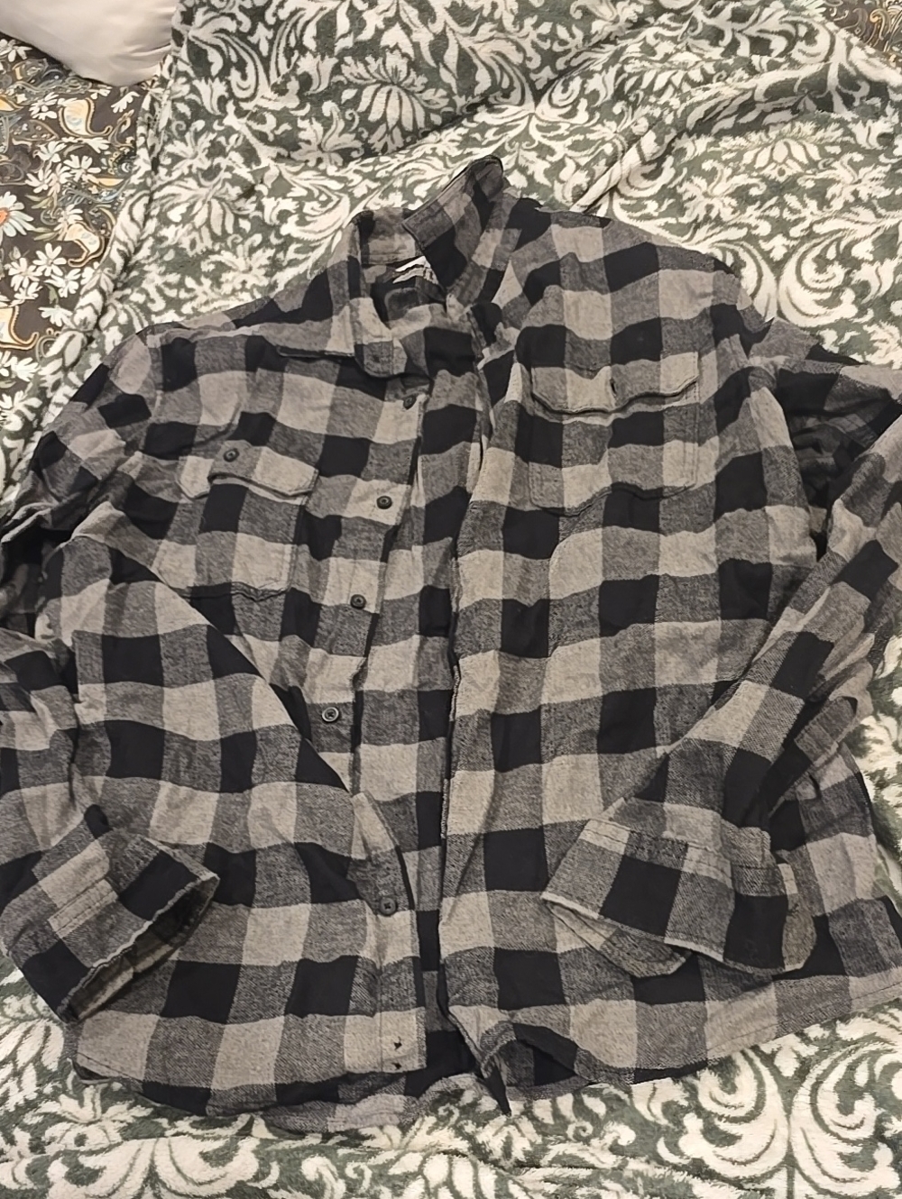 ❤️10/$40 Goodfellow & Co Black and Gray Buffalo Plaid Button-Down Shirt
